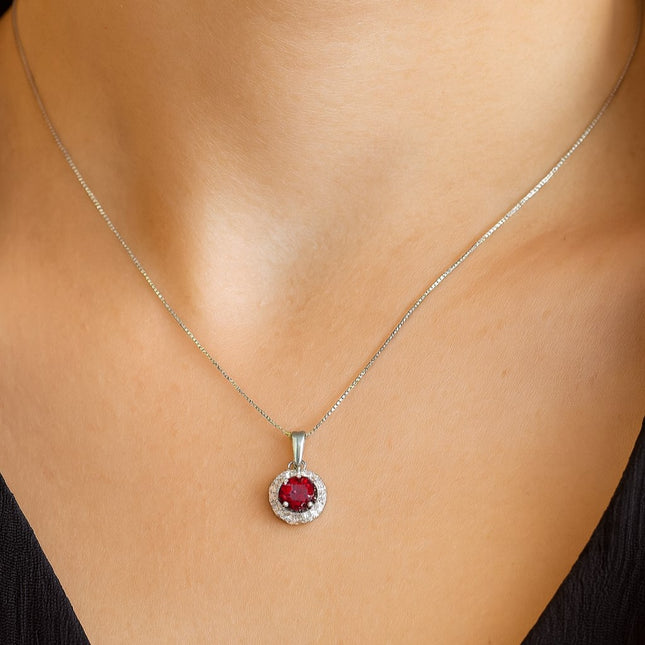 שרשרת זהב 0.70  עם רובי אדומה טבעית והילה של יהלומים טבעיים