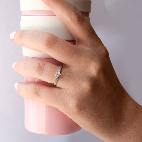 טבעת אירוסין זהב לבן "מלודי"