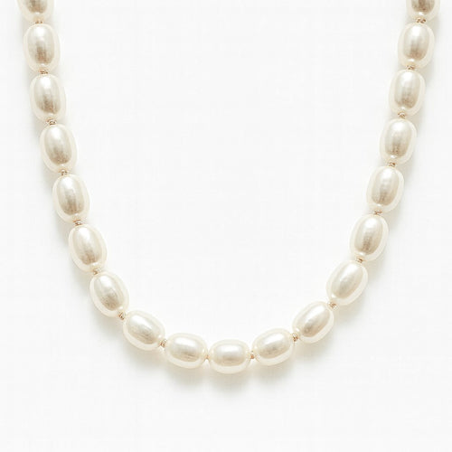 שרשרת פניני אורז אמיתיות טבעיות בעיצוב עדין ונשי עם ברק טבעי ומרשים