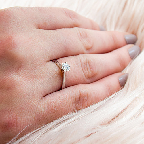 טבעת אירוסין סוליטר "דונה" זהב לבן