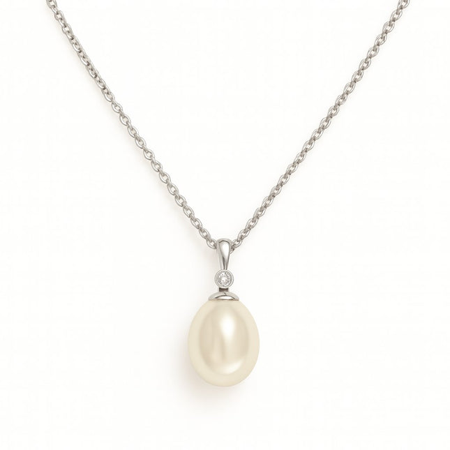 שרשרת פנינה טבעית עם תליון זהב לבן ויהלום עדין למראה אלגנטי ונקי