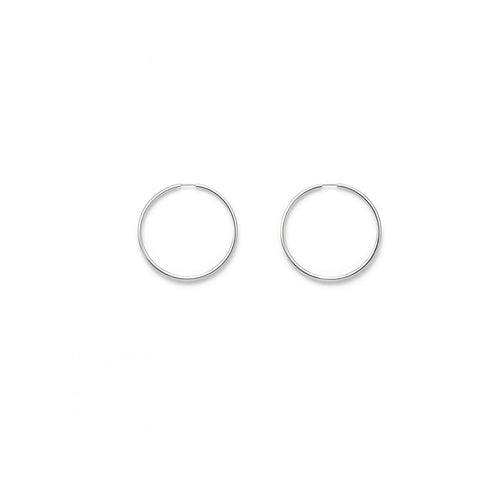 עגילי חישוק זהב בקוטר 2.4 ס"מ בעיצוב מינימליסטי ומדויק למראה יומיומי מושלם