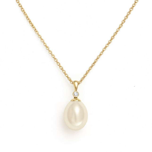 שרשרת פנינה טבעית עם תליון זהב לבן ויהלום עדין למראה אלגנטי ונקי