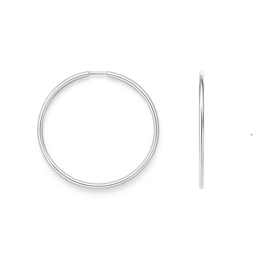 עגילי חישוק זהב בקוטר 4 ס"מ בעיצוב נקי ומדויק למראה יומיומי עם נוכחות אלגנטית