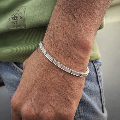 צמיד טניס קשיח מזהב לבן משובץ יהלומים טבעיים 2.50 קראט לאורך כל החוליות