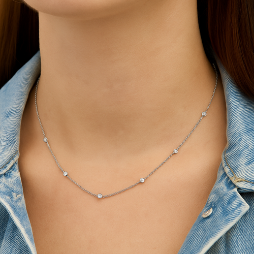 שרשרת כוסות יהלומים מזהב לבן בעיצוב קלאסי עדין ומלא ברק אלגנטי ונצחי