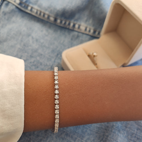 צמיד טניס כתר זהב משובץ יהלומים טבעיים במשקל 5.01 קראט