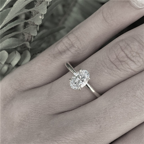 טבעת יהלום אובל "אריאנה" זהב לבן