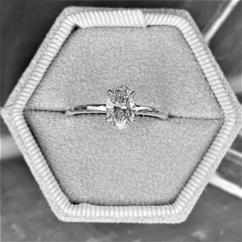 טבעת יהלום אובל "אריאנה" זהב לבן