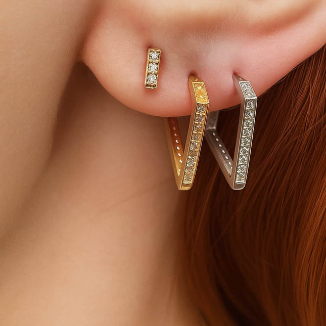 עגיל חישוק (בודד) משולש מזהב  14 עם שיבוץ יהלומים