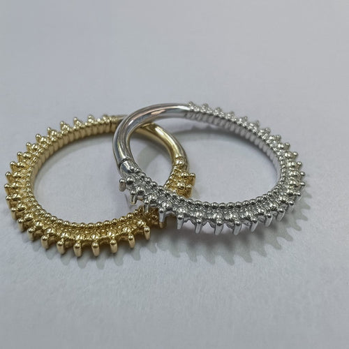 עגיל חישוק (בודד) זהב עם עיגולים עיצוב יוקרתי ומעודן