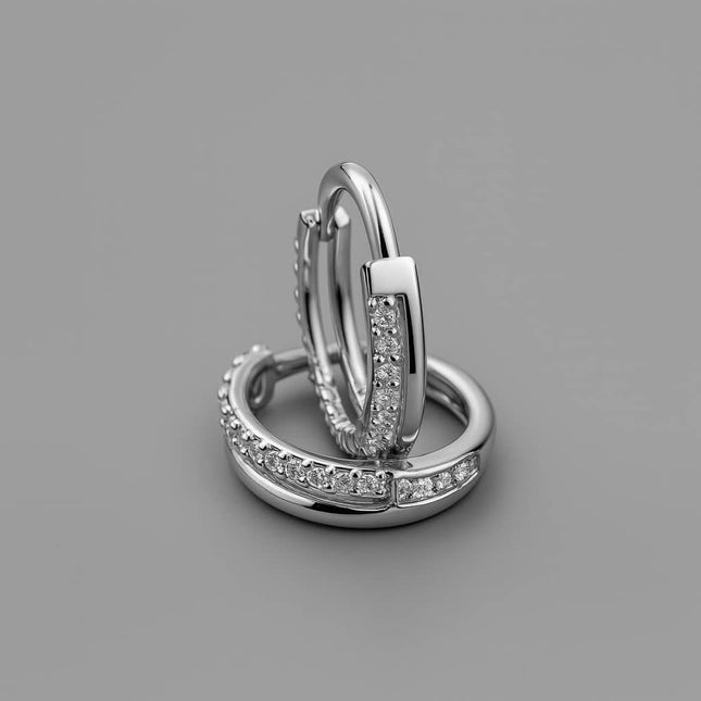 עגיל חישוק (בודד) כפול זהב לבן עם שיבוץ יהלומי מעבדה