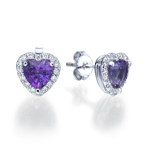 עגילי זהב לבן עם אבן אמטיסט סגולה בצורת לב והילה של יהלומים טבעיים