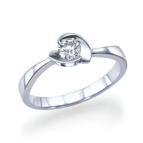 טבעת אירוסין זהב לבן "קייט" בעיצוב טוויסט