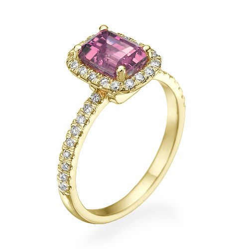 טבעת אירוסין בזהב צהוב משובצת טורמלין ורוד ויהלומים