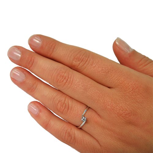 טבעת אירוסין סוליטר עדינה זהב לבן "ניקול"