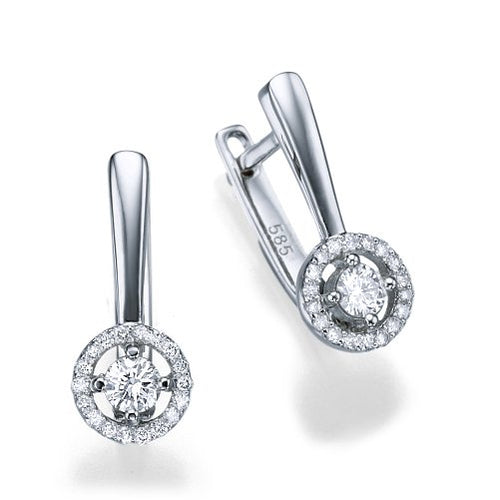 עגילי יהלומים תלויים זהב לבן עם היילו עגול