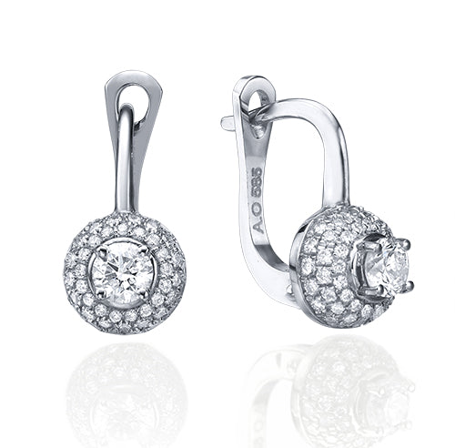 עגילי זהב נופלים עם שיבוץ פאווה ויהלום מרכזי בעיצוב יוקרתי