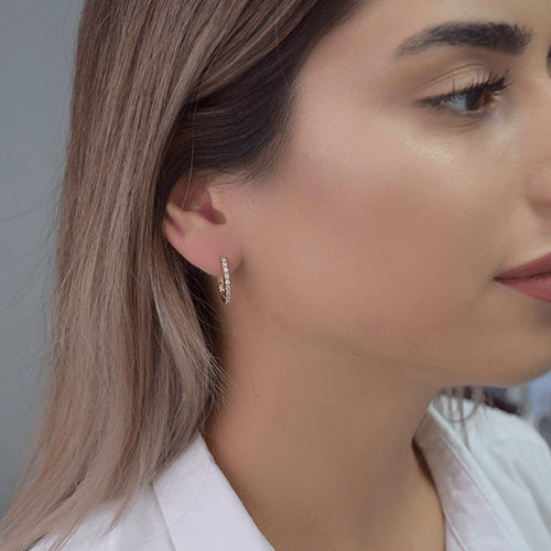 עגילי יהלומים בעיצוב חישוק משובצים 0.40 קראט