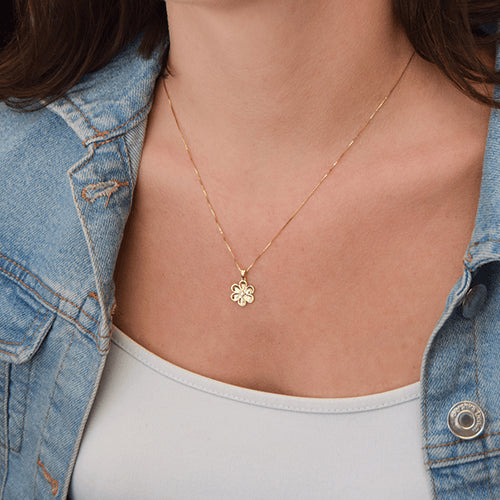 שרשרת זהב עם תליון פרח ויהלום טבעי במרכז מזהב צהוב או זהב לבן