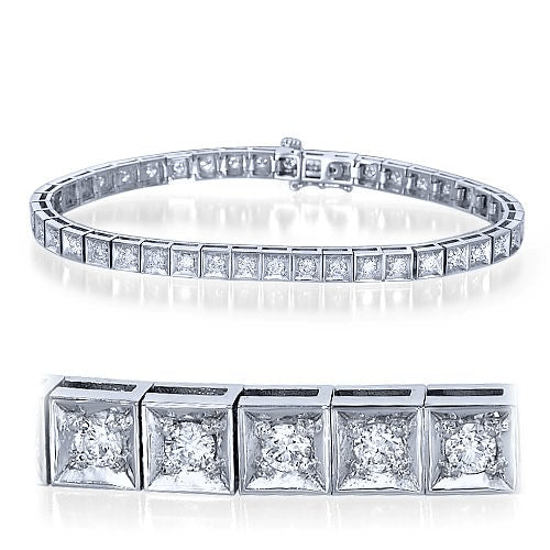 צמיד טניס מרובע מזהב צהוב עם יהלומים טבעיים בחוליות מסודרות לאורך