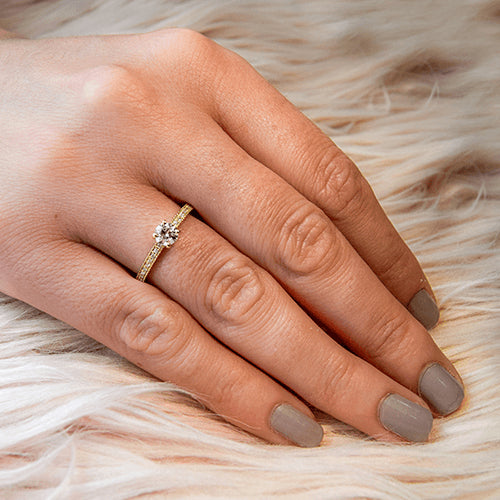 טבעת אירוסין זהב צהוב "לורן"