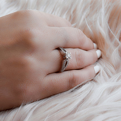 טבעת אירוסין מעוצבת "פרפר"