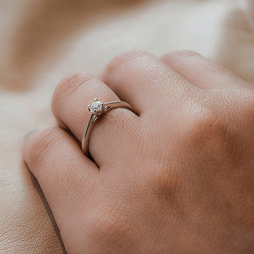 טבעת אירוסין זהב לבן "דניאל"