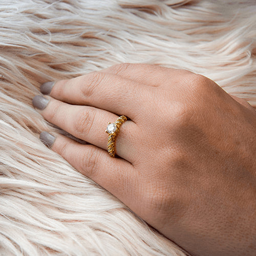 טבעת יהלומים זהב צהוב מקולקציית הוינטאג' הייחודית