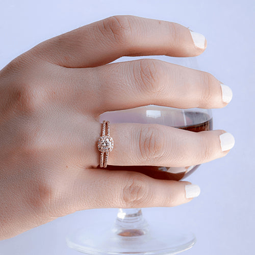 טבעת אירוסין "היילו קושיין"