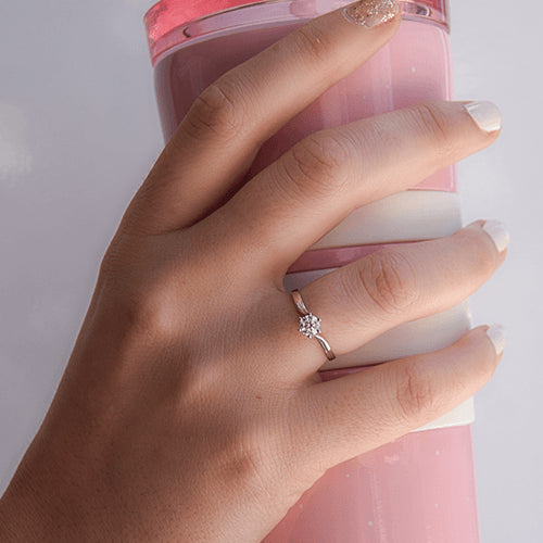 טבעת אירוסין זהב לבן "אמנדה"