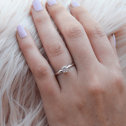 טבעת אירוסין סוליטר זהב לבן "מדונה" 0.51