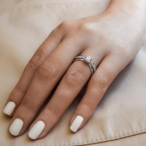 טבעת אירוסין זהב לבן "קמרון" טוויסט