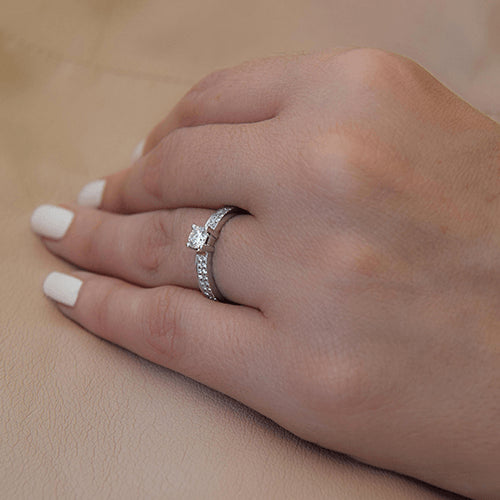 טבעת אירוסין זהב לבן "שארלוט"