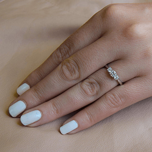 טבעת 3 יהלומים