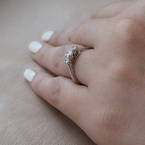 טבעת 3 יהלומים