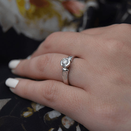 טבעת אירוסין זהב לבן "סטייסי"