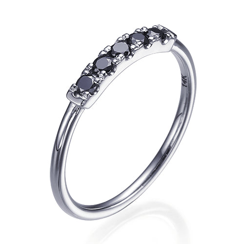 טבעת יהלומים שחורים