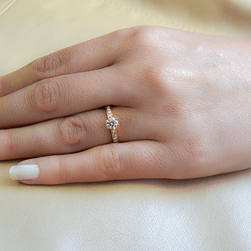 טבעת אירוסין זהב צהוב "ורוניק"