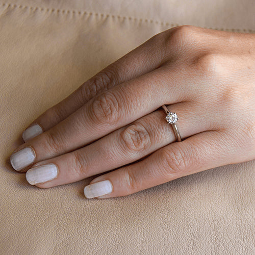 טבעת אירוסין סוליטר "נאדין" משובצת ביהלום