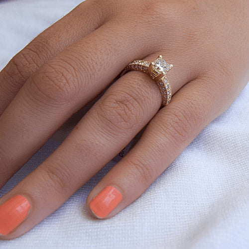 טבעת יהלומים וינטאג' "אווה-פרינסס"