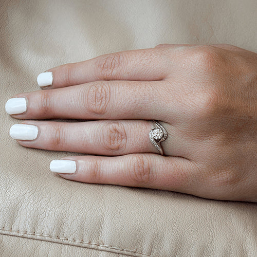 טבעת אירוסין זהב לבן סינתייה