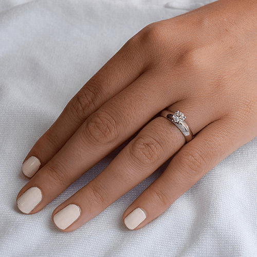 טבעת אירוסין זהב צהוב "קלואי"