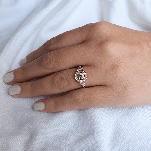 טבעת אירוסין בעיצוב וינטאג ייחודי