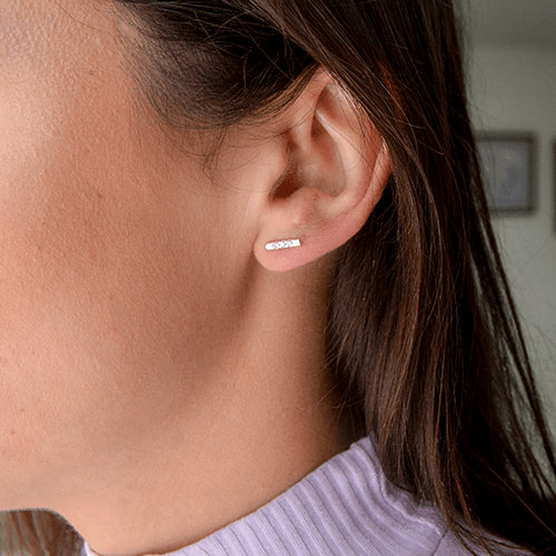 עגילי יהלום טבעיים פס 3 יהלומים