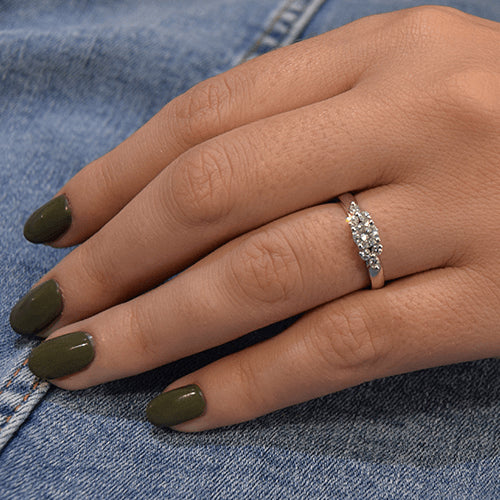 טבעת 3 יהלומים "אן" מרהיבה ומעוצבת