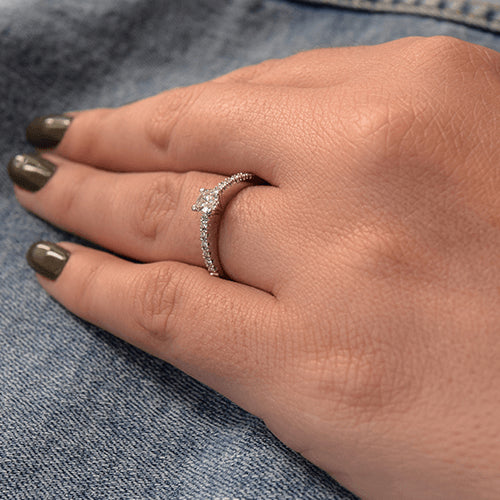 טבעת אירוסין זהב לבן אנדריאה בסגנון קלאסי