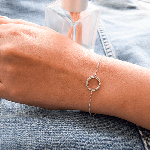 צמיד מעגל החיים מזהב עם יהלומים טבעיים 0.25 קראט בעיצוב נעים ועדין