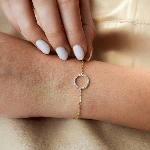 צמיד מעגל החיים מזהב עם יהלומים טבעיים 0.25 קראט בעיצוב נעים ועדין