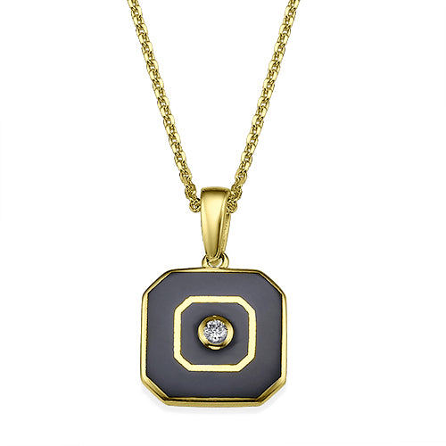 תליון מרובע מזהב עם אמייל שחור ויהלום טבעי בעיצוב מודרני יוקרתי ומדויק